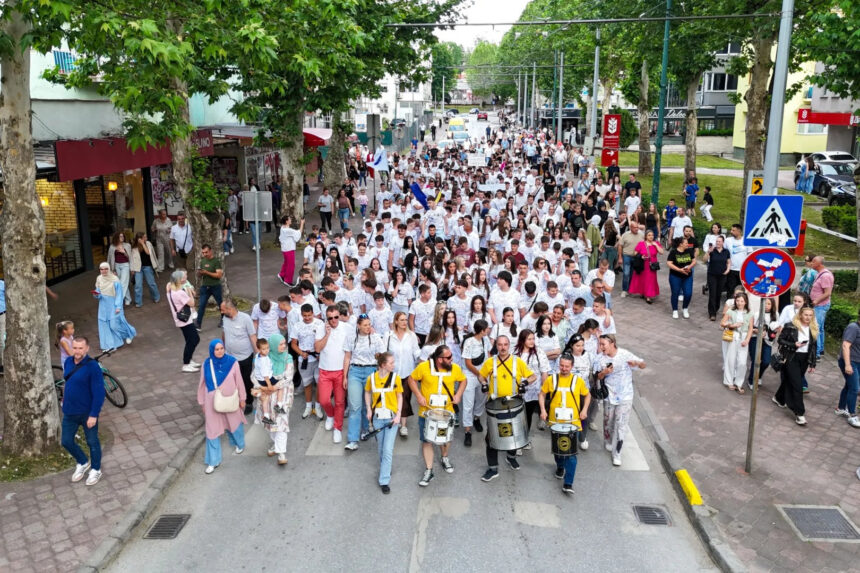 Defileom maturanata otvorena manifestacija Vogošćanski dani