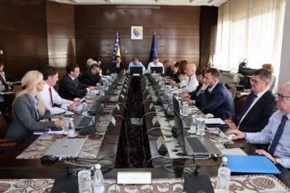 Dok POSKOK istražuje imenovanja NiP-ovih kadrova: Vlada FBiH razriješila dužnosti Željka Silađija