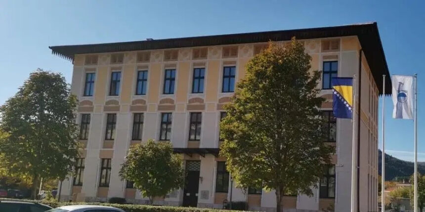 Vlada HNK osigurala 300.000 KM pomoći Gradu Mostaru za saniranje posljedica požara na deponiji