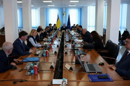 Vlada FBiH: Interventnih 300.000 KM za otklanjanje štete uzrokovane požarom na deponiji Uborak