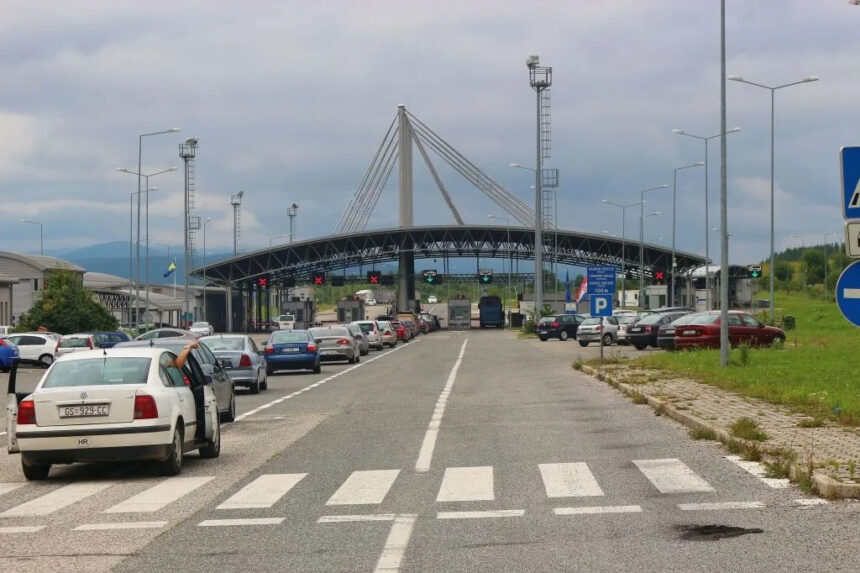 Duga kolona vozila na GP Izačić, radovi na više putnih pravaca