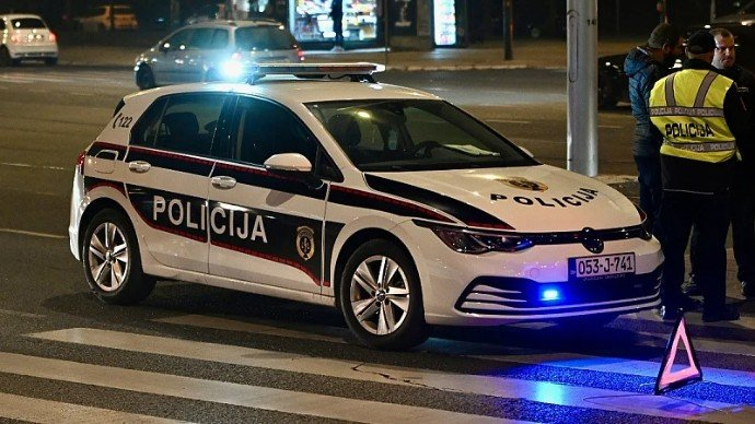 Odbijen pritvor za Armana Omeragića koji je pijan vozio kada mu je prijatelj pao s krova automobila