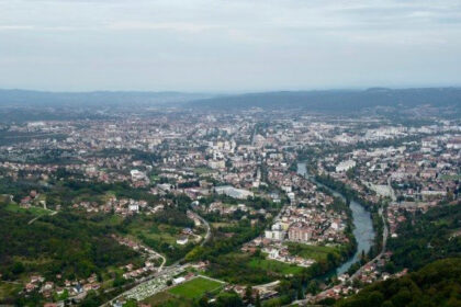 Žena skočila sa mosta u Banjoj Luci, spasili je građani