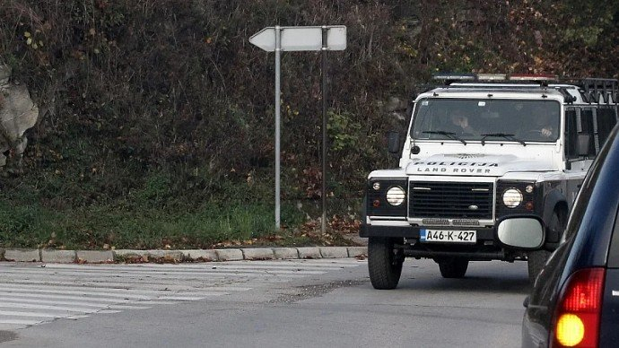 Policija u Zavidovićima uhapsila muškarca zbog sumnje na pokušaj ubistva ženske osobe
