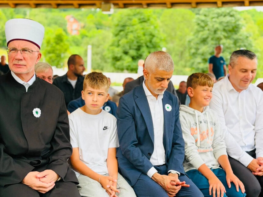 Gradonačelnik Londona Khan odao počast žrtvama genocida i klanjao džumu u Potočarima