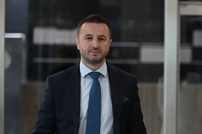Efendić kritikovao odluku o neodlasku delegacije BiH na dženazu iranskom vođi: Oštre poruke Bećiroviću