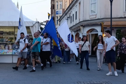 Mirna šetnja 8.372 za Srebrenicu 10. jula u Tuzli