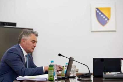 Komšić: General Efendić zauzima jedno od najvažnijih mjesta u historiji odbrane BiH