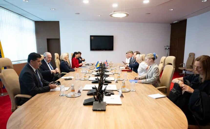 Ministar Doughty sastao se sa Krišto i Konakovićem: Politička situacija nezaobilazna tema