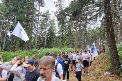 Kolona Marša mira krenula iz Nezuka, dolazak u kamp Liplje u popodnevnim satima