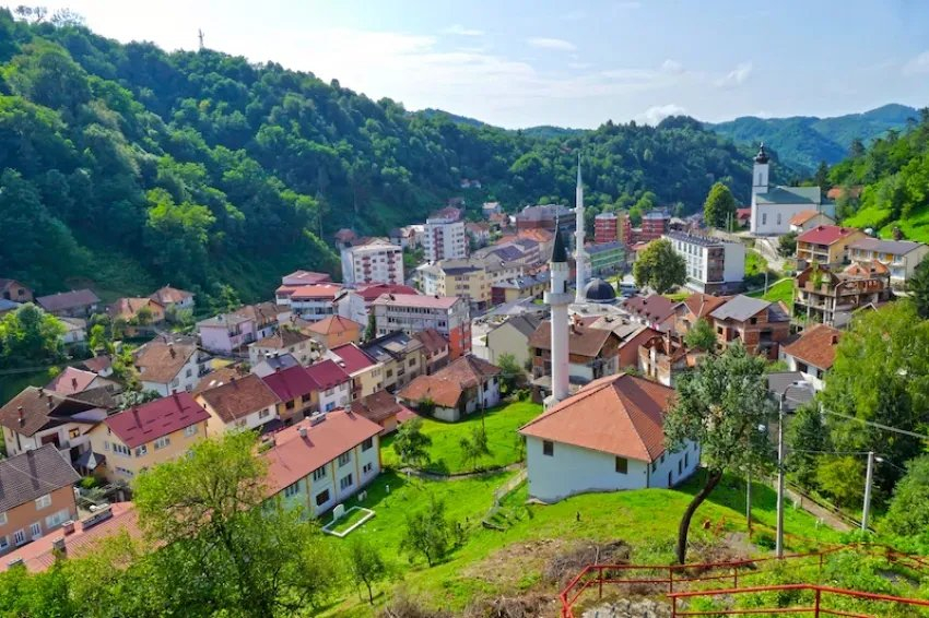 Ne treba Srebrenici distrikt, nego 30.000 ljudi