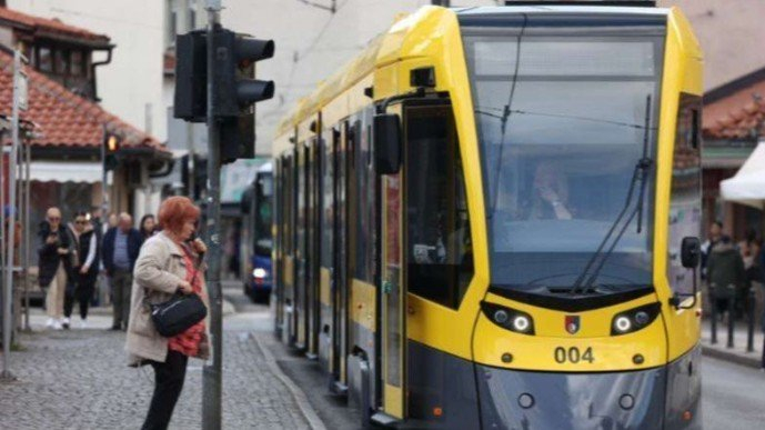 Sarajevo: Grupa mladića napala maloljetnika u tramvaju, maltretirali ga i zastrašivali