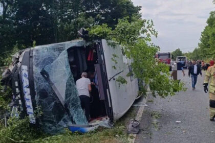 Poznati detalji teške nesreće kod Prijedora: Vozačica zadobila teške povrede, pet osoba završilo u bolnici