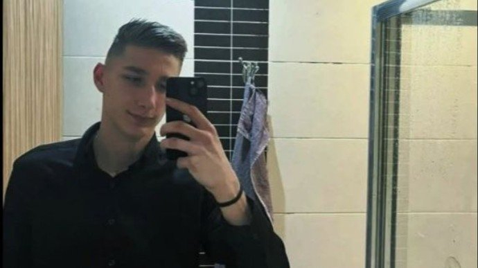 Poznat identitet mladića koji je preminuo nakon pada s krova automobila