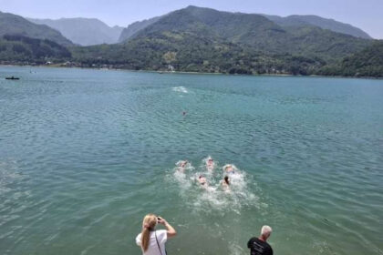 Održan 30. jubilarni plivački miting „Suljo i Mujo“ na Jablaničkom jezeru