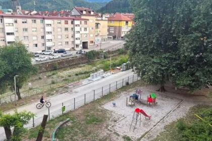 „Znaš li da je zabranjeno snimati?!“: Brza reakcija građana Konjica pokazala kako se brani dječije igralište
