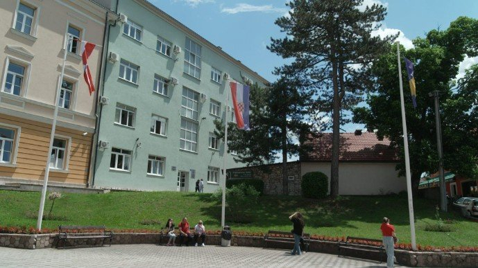Žena iz Livna u pijanom stanju nožem napala muškarca: Nećeš bit sahranjen u hrvatskom, već u islamskom groblju