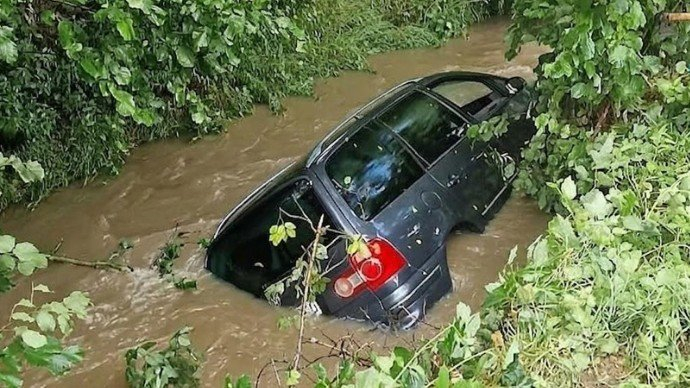 Policajci PS Kreševo hrabrom i brzom reakcijom spasili život mladiću iz nabujale rijeke