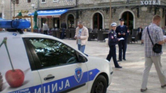 Trebinjac optužen da je djevojci polomio dva pršljena