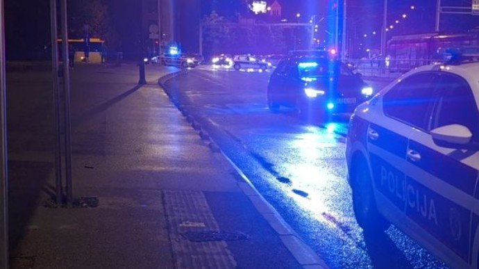 Teška nesreća u Sarajevu: Automobili udarili pješaka na Dolac Malti, cesta zatvorena