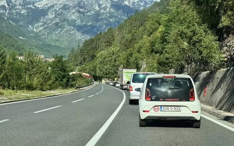 U Jablanici boren dalekovod, problemi i na cestama kod Konjica i Prozora