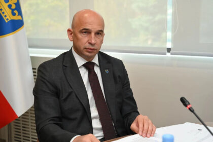 Pivić: Nikšić i Lakić uništili hiljade radnih mjesta i proizvodnju čelika u Zenici, i ugrozili čitavu ekonomiju FBiH