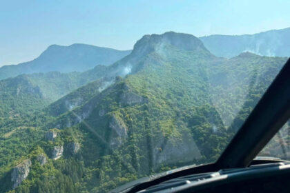 OS BiH pojačale angažman u gašenju požara u Konjicu, Grahovu i Nevesinju