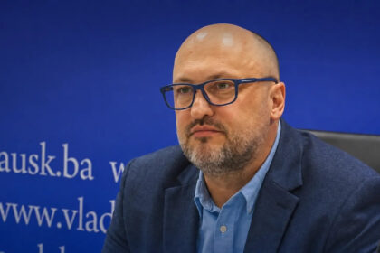 Hušić pojasnio gradonačelniku Cazina: Ogreševiću, pobrini se da građani imaju vodu, mani se nacionalnog interesa Mladena Lonića