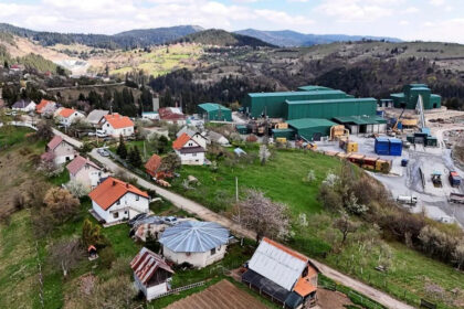 Otpor građana i političara raste, hoće li Dodik prodati i zemlju i ljude