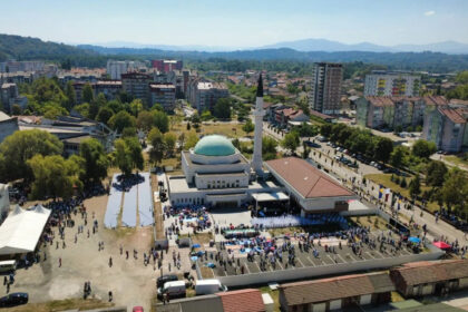U prisustvu velikog broja vjernika: Svečano otvoren Islamski centar u Lukavcu