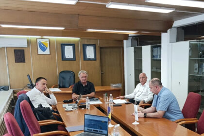 Ministar Lakić zatražio da rukovodstvo Termoelektrane Tuzla podnese ostavku