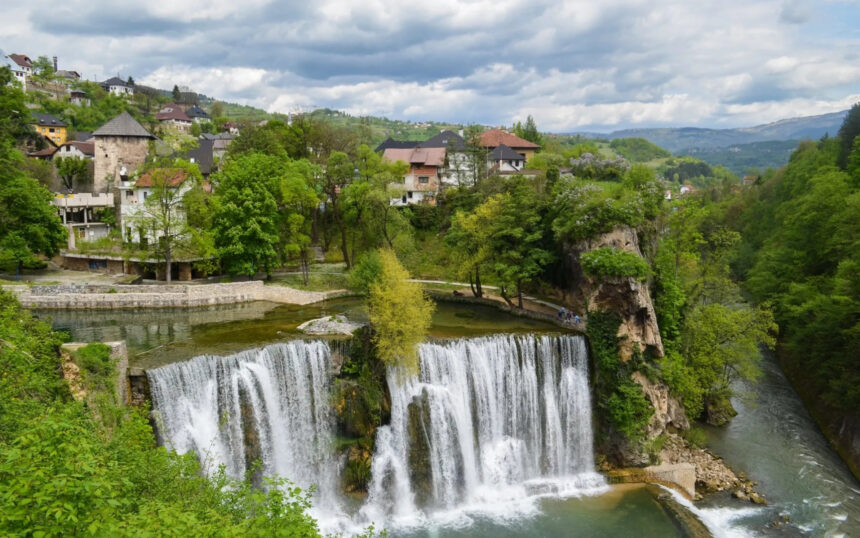 U BiH i dalje vruće, u drugoj polovini dana očekujte pljuskove