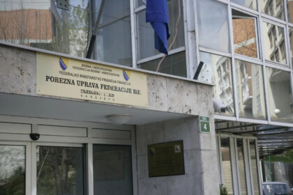 Štrajk federalnih poreznika, traže više zaposlenika i veće plate