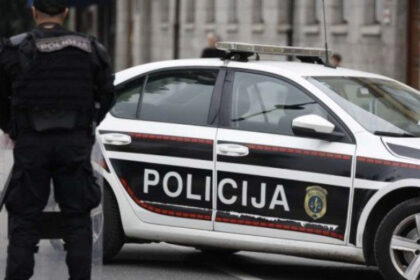 Žestok sudar Renaulta i mopeda u Sarajevu: Teško povrijeđen 48-godišnjak