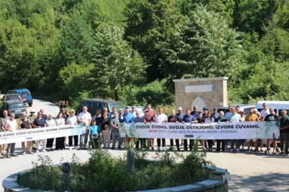 Mještani Kruščice kod Konjica već mjesec dana blokiraju probijanje šumskog puta