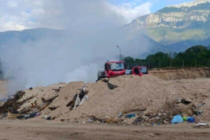 Dvije vatrene tačke: Gori Uborak, požar zahvatio i Bišće Polje