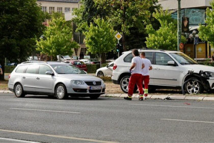 Saobraćajna nesreća na Marijin Dvoru: Vozilo izletjelo s ceste, nastale velike gužve