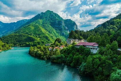 Kultura u Jablanici: Otvorenje izložbe radova sedmero lokalnih slikara