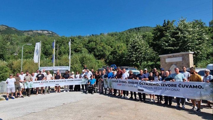 PROTEST  Bitka za vodu i šumu u Kruščici kod Konjica: Stanovnici sedmicama blokiraju mehanizaciju Šumarstva