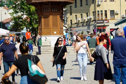 Tokom dana sunčano, poslijepodne pljuskovi mogući u dijelovima Bosne