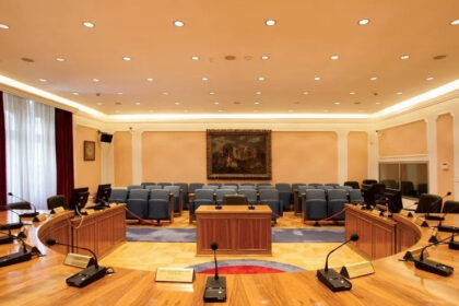 Hoće li federalne kadije presuditi po pravu i Ustavu: Je li vitalni interes pitanje ustavnog ili političkog položaja?