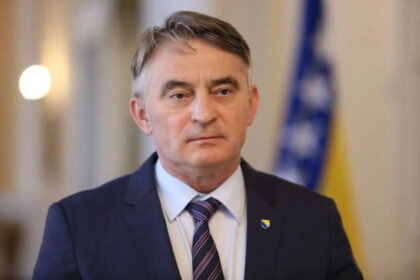 Komšić: Sve pare potrošene na ubjeđivanje nas kako smo svi isti, i svi lažni kompromisi pali su u vodu slavljenjem zlikovca Mladića