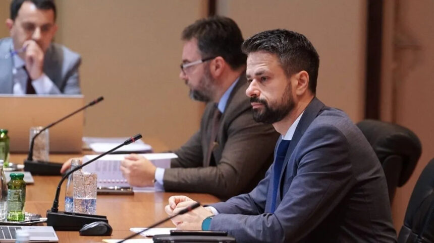 Amidžić od avgusta povećao osnovicu i funkcionerima: Plaće parlamentarcima, delegatima, ministrima veće i za 800 KM!