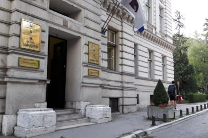Objavljen Javni poziv: 83 para u dobi od 18 do 35 godina mogu dobiti subvenciju 300 KM za najam stana