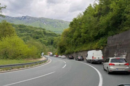 Stravična nesreća kod Konjica: Stradale dvije 20-godišnjakinje iz Sarajeva, Golf sletio u provaliju