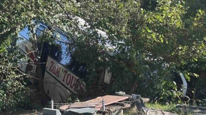 Autobus sletio s puta kod Prnjavora, saobraćaj potpuno obustavljen