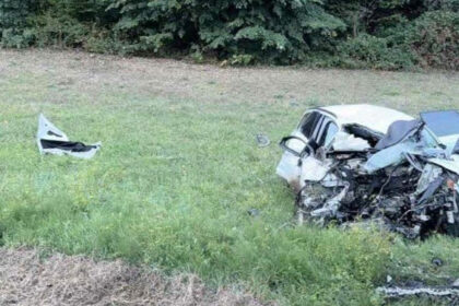 Novi detalji nesreće kod Tuzle: Vozilo izletjelo sa ceste, dvije osobe završile u bolnici