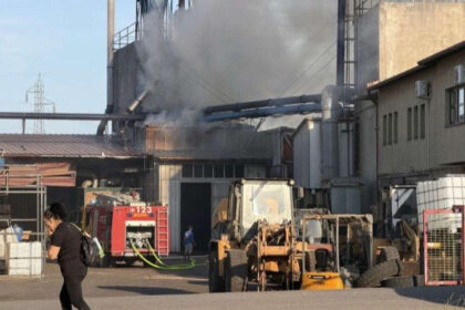 Gori pilana u Bijeljini, vatrogasci na terenu