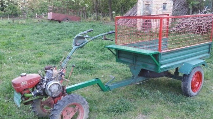 Tragedija u BiH: Muškarac poginuo nakon što se prevrnuo motokultivator