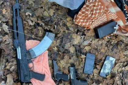 Pretres u Travniku: Policija pronašla puške, bombe i vojnu opremu